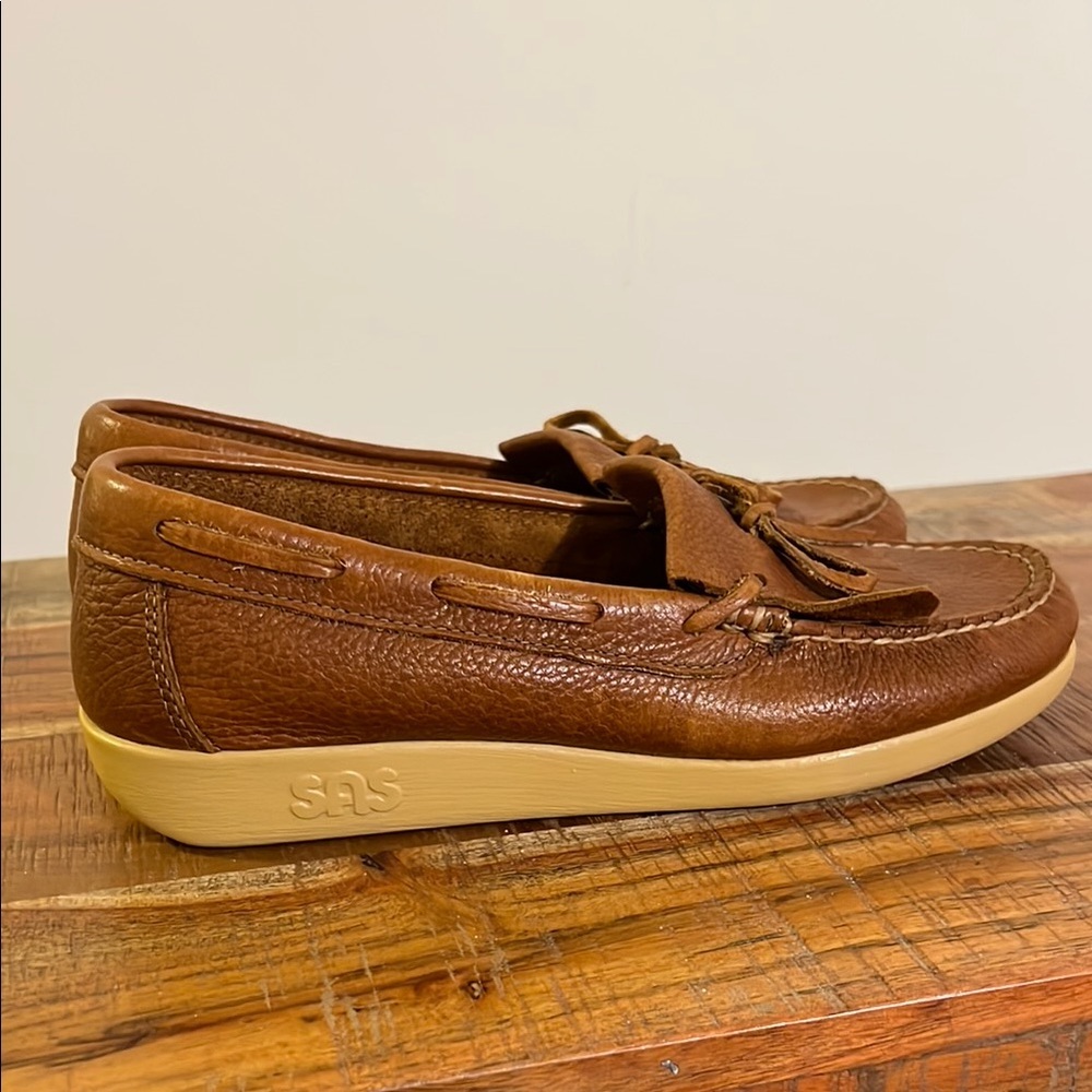 SAS Brown Leather Loafers with Tassels, Women’s Size 9, Run Small - Picture 2 of 8